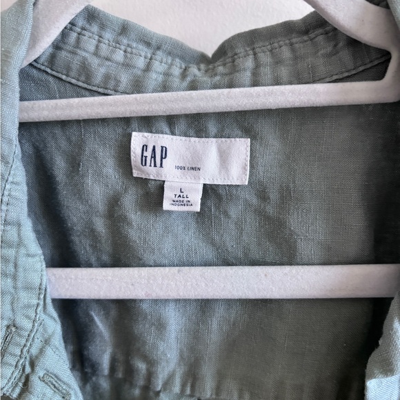 Gap Linen Button Up - Picture 2 of 3